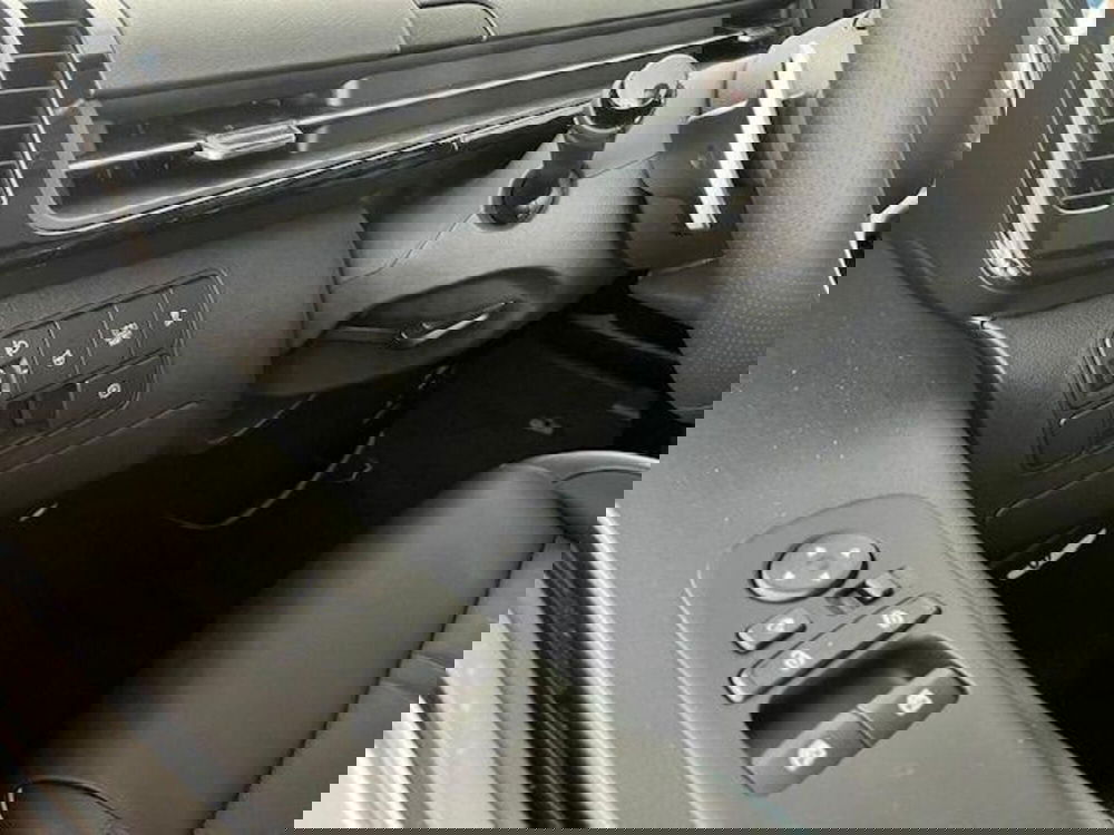 Hyundai Staria nuova a Verbano Cusio Ossola (13)