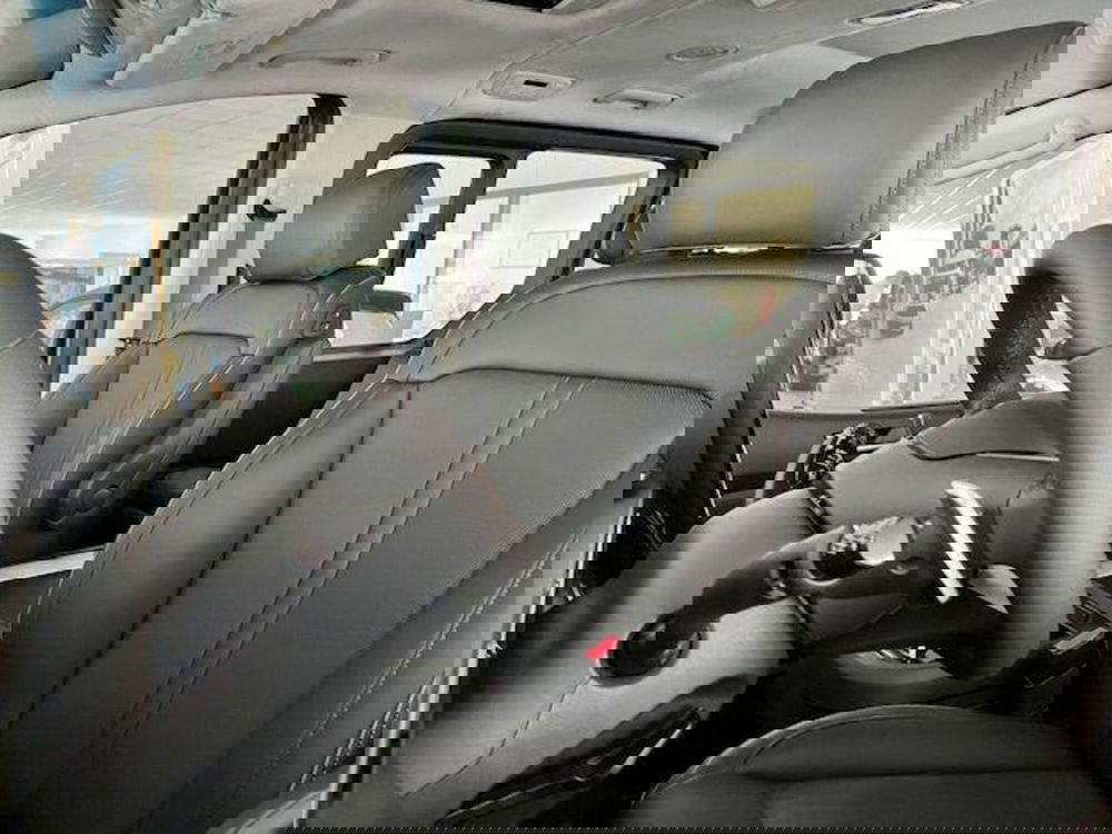 Hyundai Staria nuova a Verbano Cusio Ossola (15)