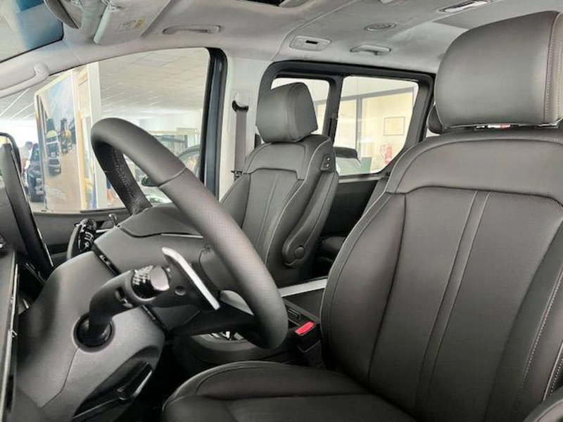 Hyundai Staria nuova a Verbano Cusio Ossola (15)