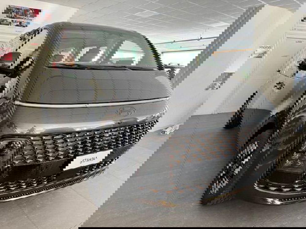 Hyundai Staria nuova a Verbano Cusio Ossola (4)