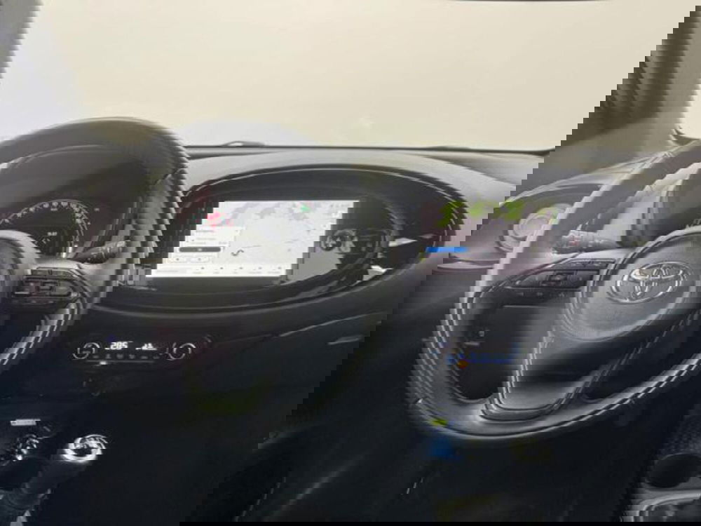 Toyota Aygo X usata a Como (12)