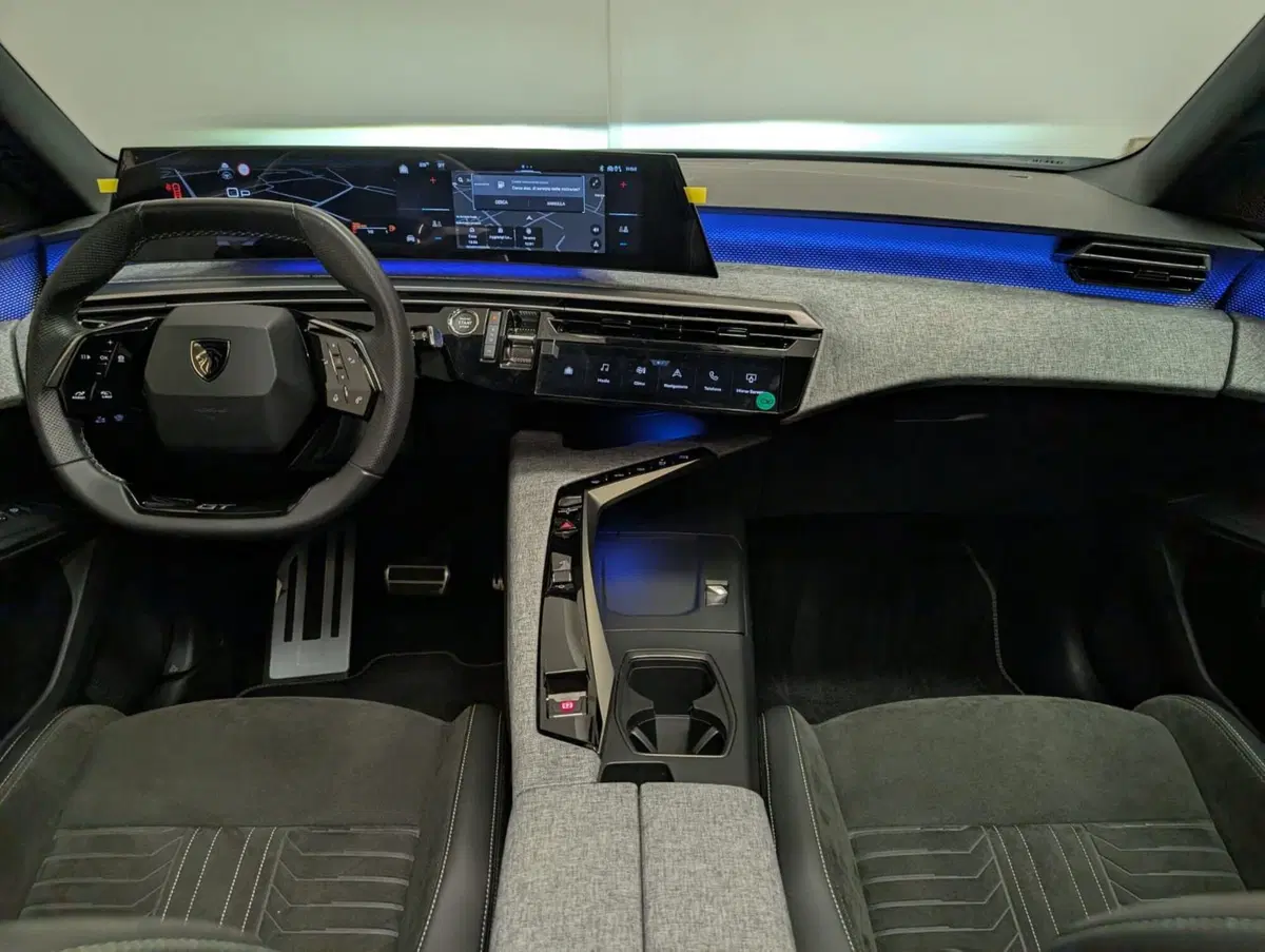 Peugeot 5008 nuova a Teramo (16)