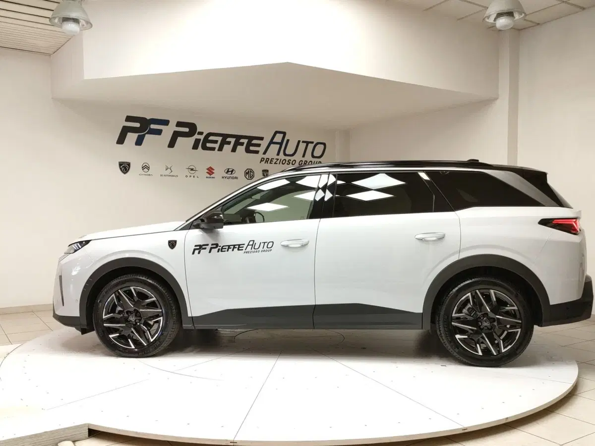 Peugeot 5008 nuova a Teramo (2)