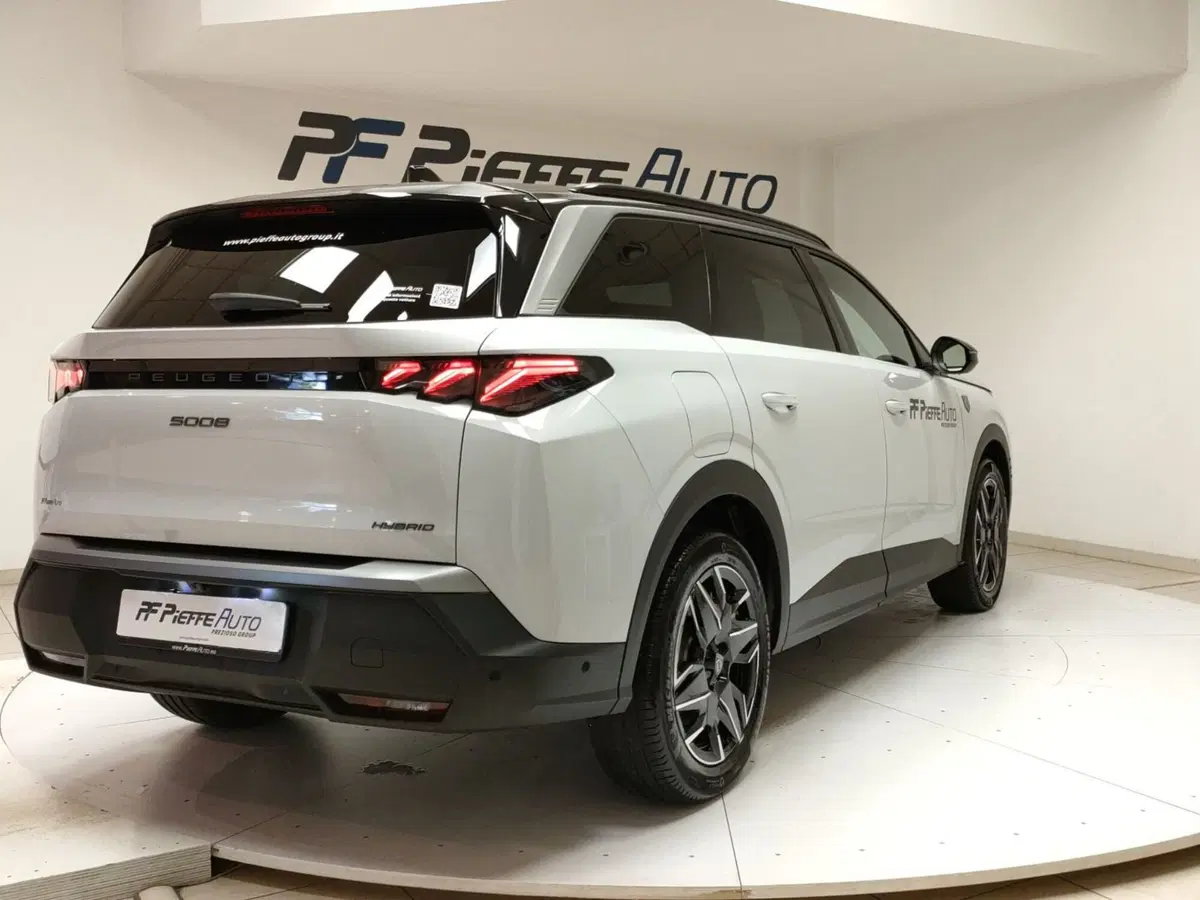 Peugeot 5008 nuova a Teramo (4)