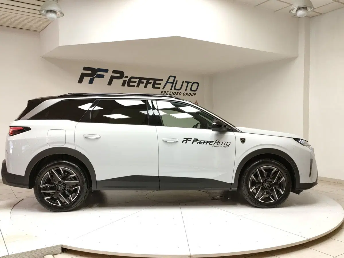 Peugeot 5008 nuova a Teramo (5)