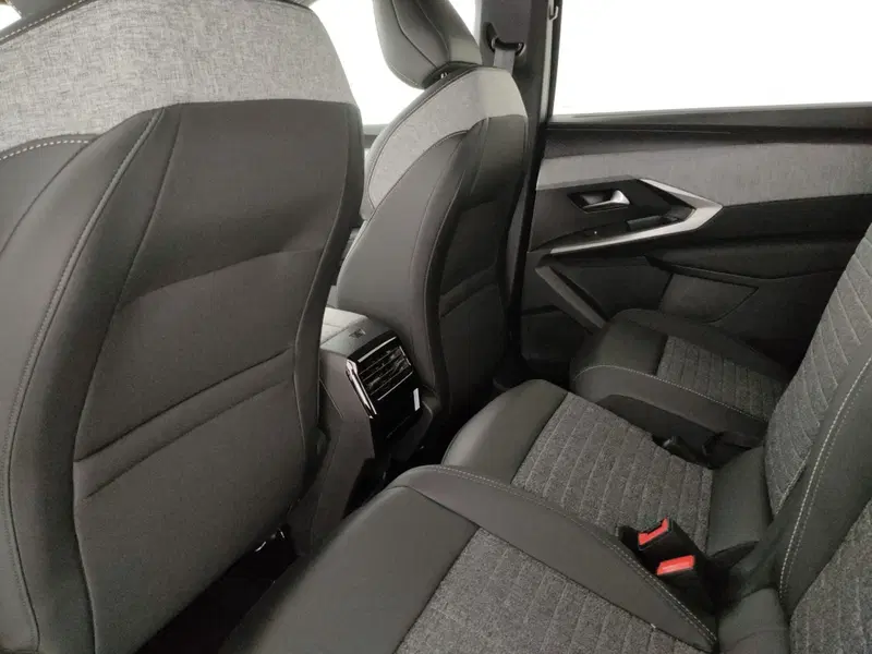 Peugeot 5008 nuova a Caserta (17)