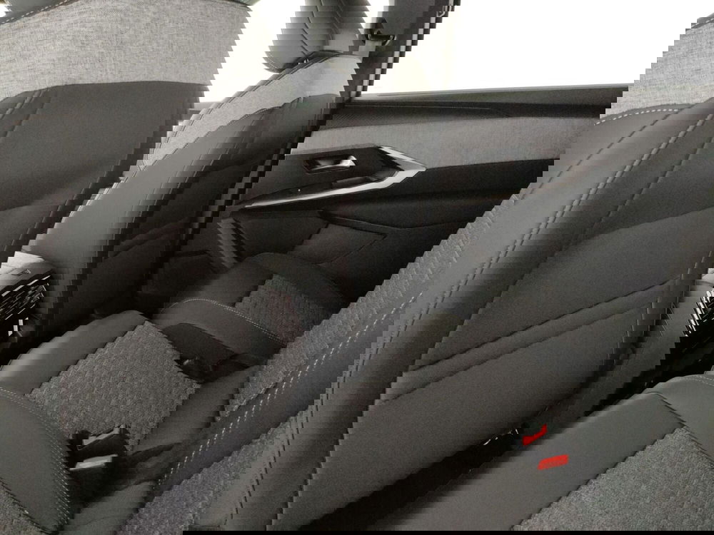 Peugeot 5008 nuova a Caserta (17)