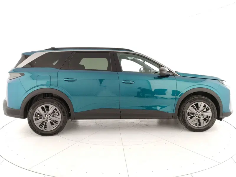 Peugeot 5008 nuova a Caserta (4)