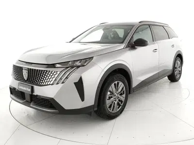 Peugeot 5008 1.2 hybrid Allure 145cv 7p.ti e-dcs6 nuova a Teverola