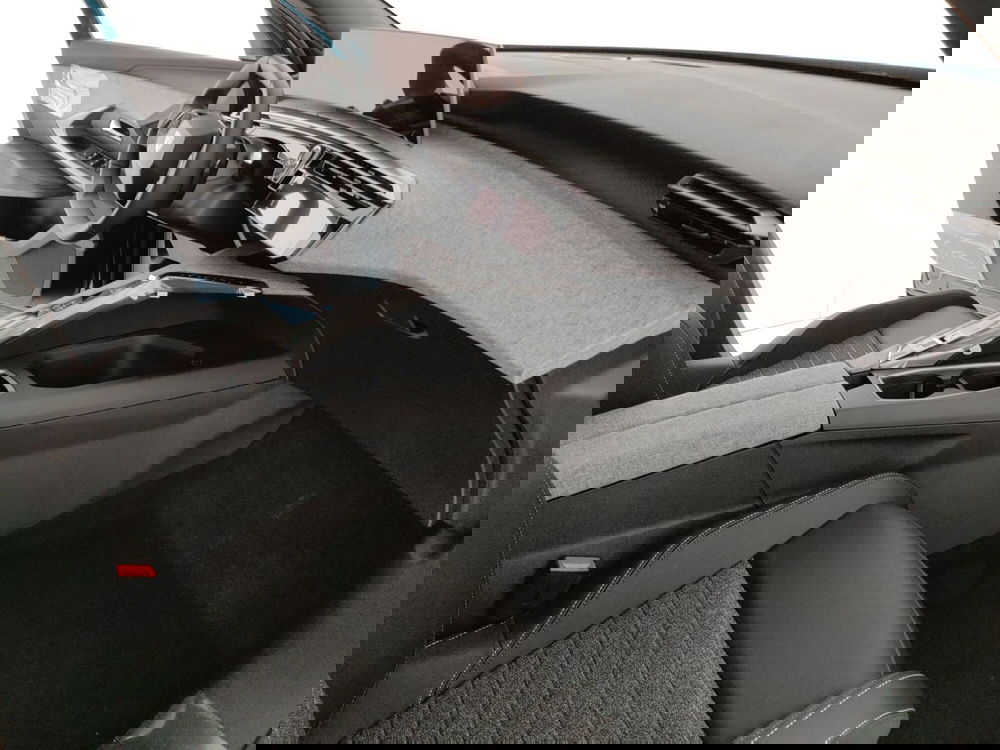 Peugeot 5008 nuova a Caserta (10)