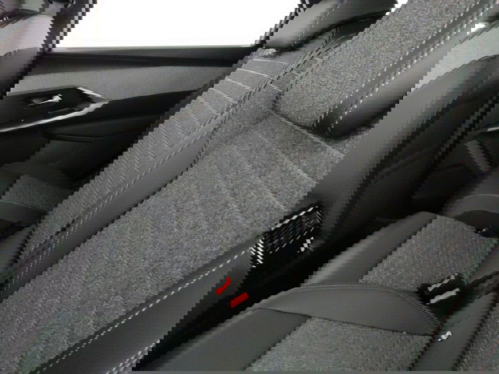 Peugeot 5008 nuova a Caserta (15)