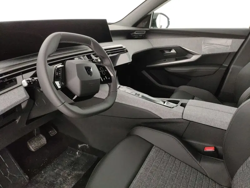 Peugeot 5008 nuova a Caserta (18)
