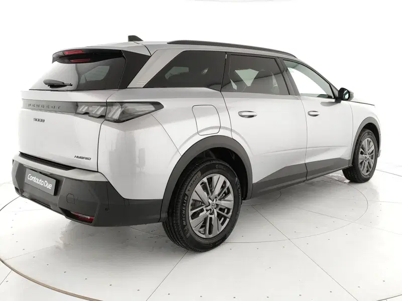 Peugeot 5008 nuova a Caserta (5)
