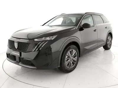 Peugeot 5008 1.2 hybrid Allure 145cv 7p.ti e-dcs6 nuova a Teverola