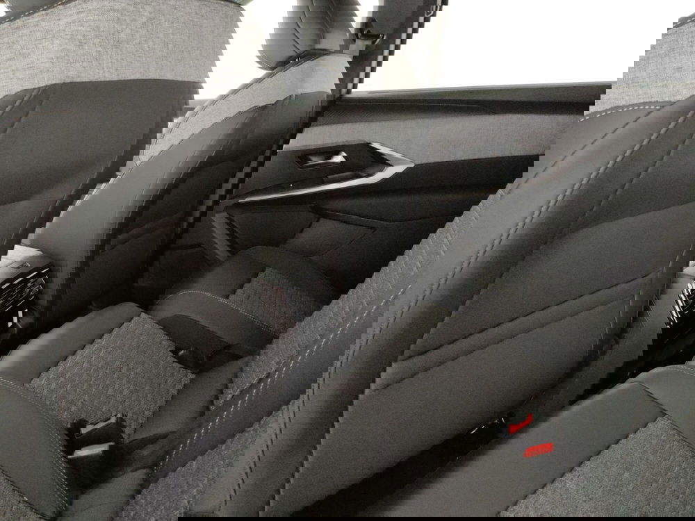 Peugeot 5008 nuova a Caserta (14)