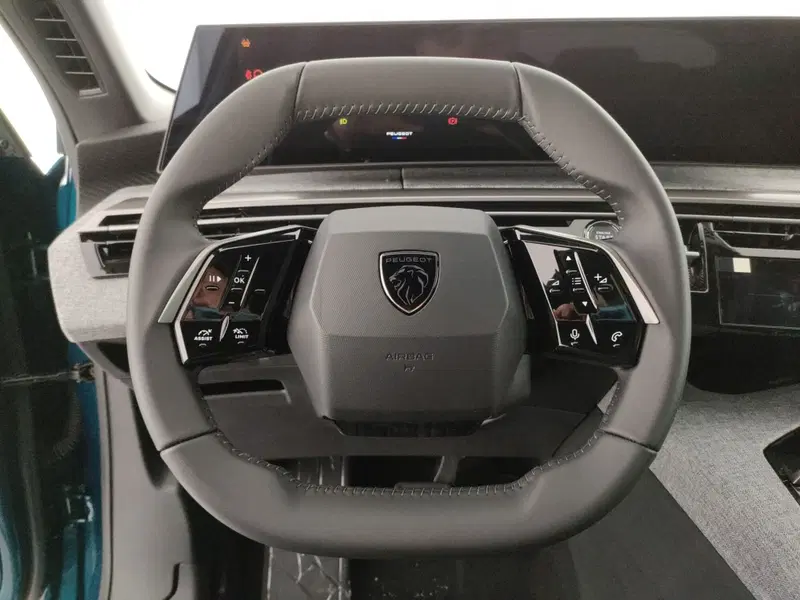 Peugeot 5008 nuova a Caserta (20)
