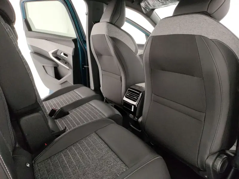 Peugeot 5008 nuova a Caserta (8)