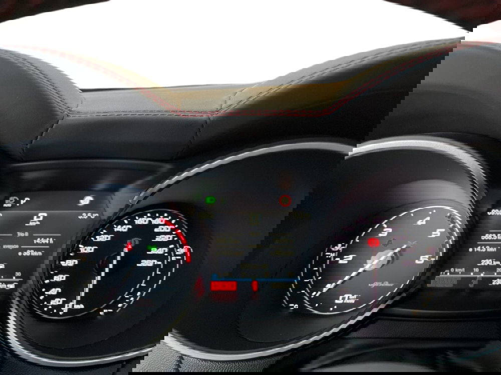 Alfa Romeo Stelvio usata a Torino (15)