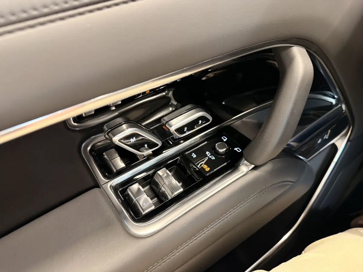 Land Rover Range Rover usata a Lecco (11)