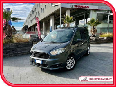 Ford Tourneo Courier 1.5 TDCI 95 CV Titanium del 2009 usata a Savona