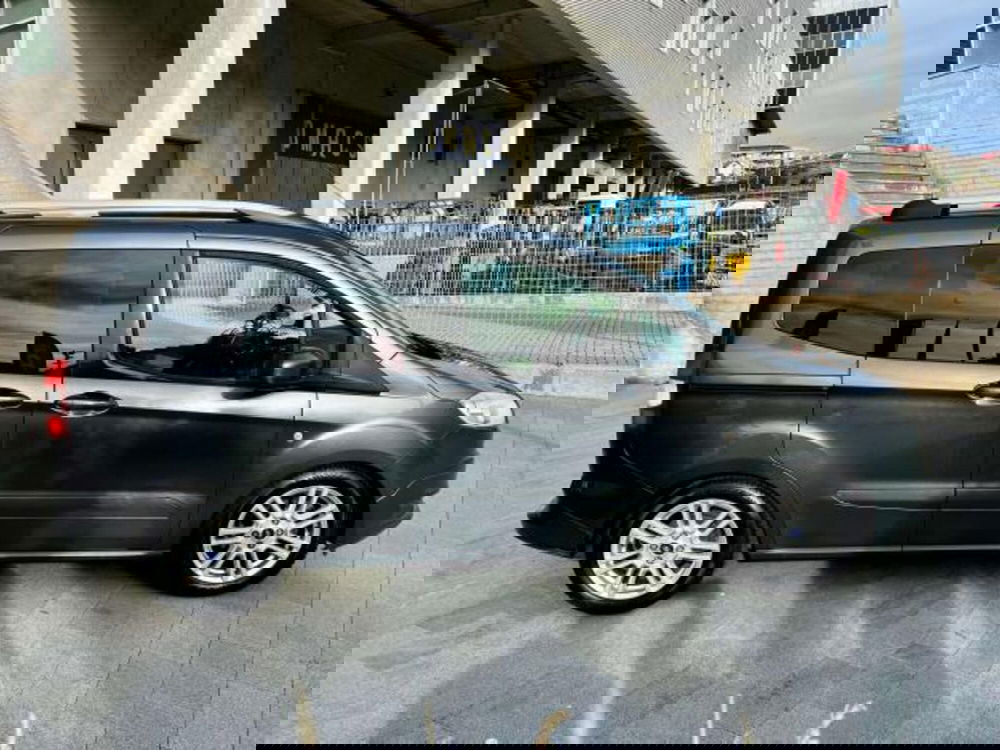 Ford Tourneo Courier usata a Savona (5)