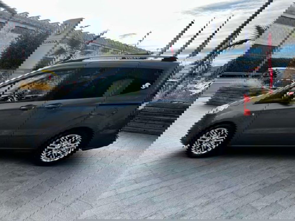 Ford Tourneo Courier usata a Savona (9)