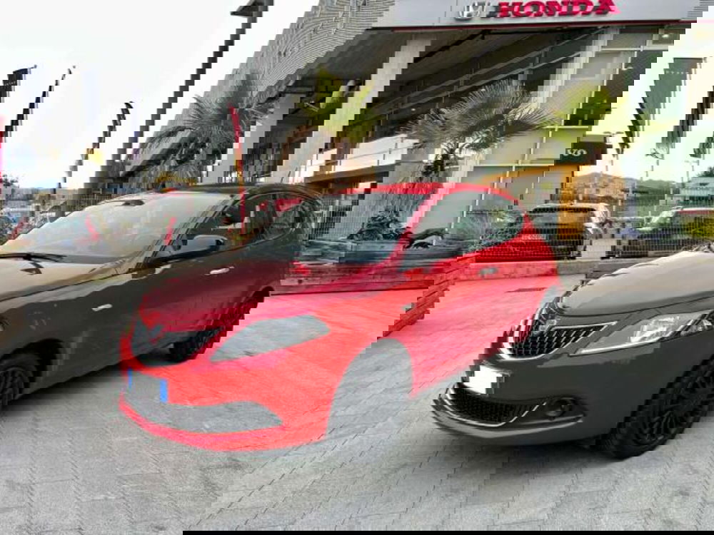 Lancia Ypsilon usata a Savona (11)