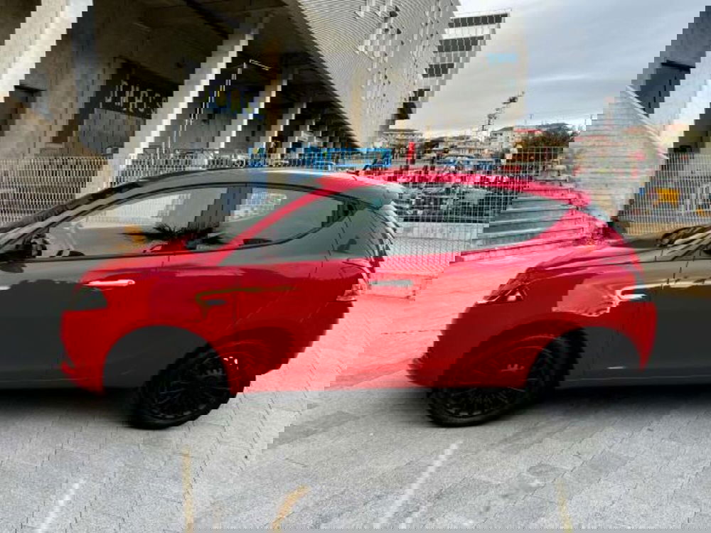 Lancia Ypsilon usata a Savona (4)