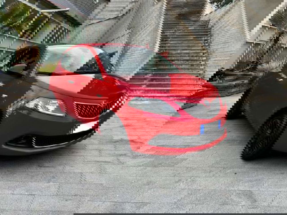 Lancia Ypsilon usata a Savona (9)