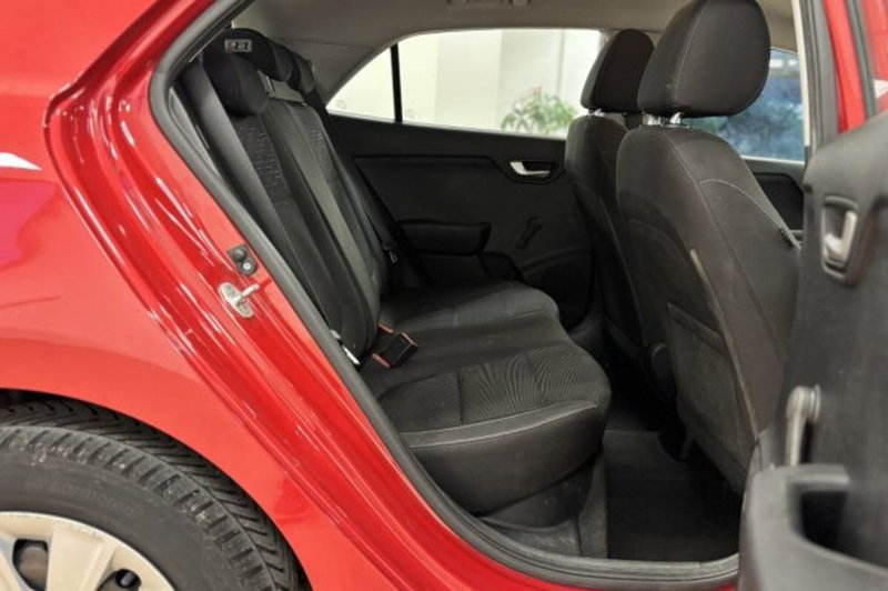 Kia Rio usata a Latina (10)