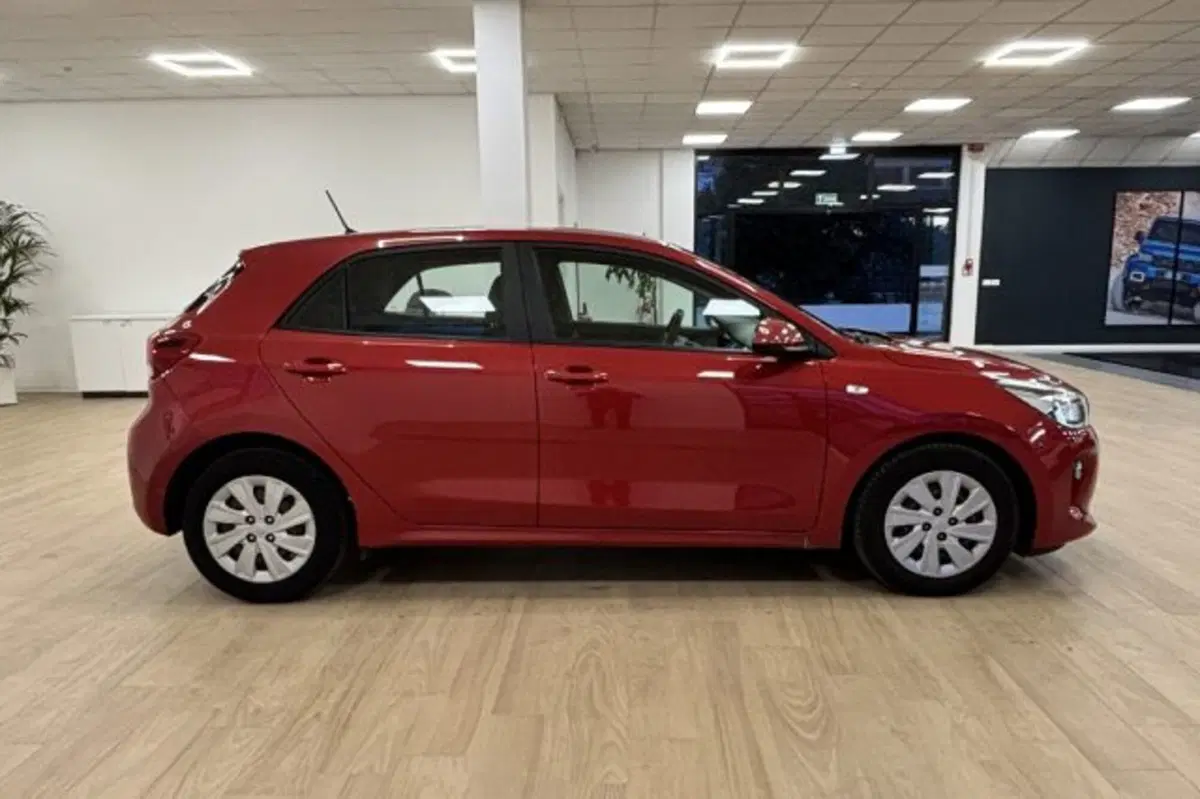 Kia Rio usata a Latina (4)