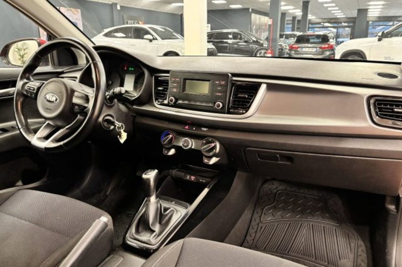 Kia Rio usata a Latina (9)