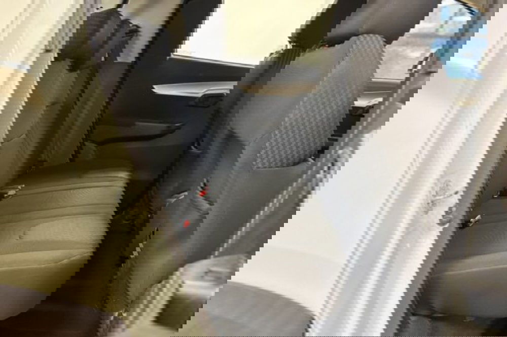 Mahindra KUV100 usata a Latina (10)