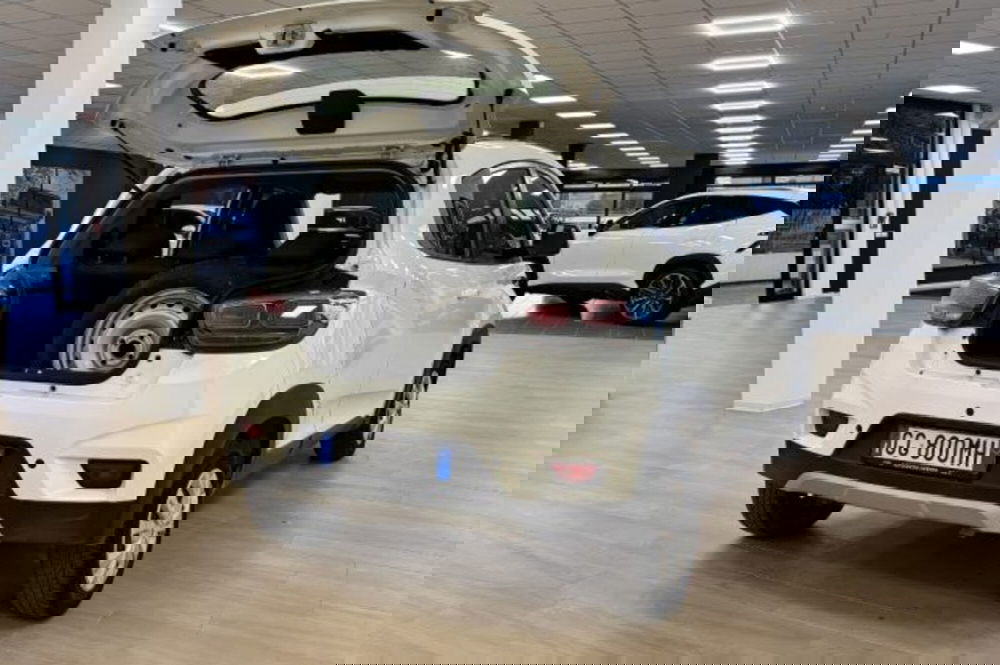 Mahindra KUV100 usata a Latina (7)