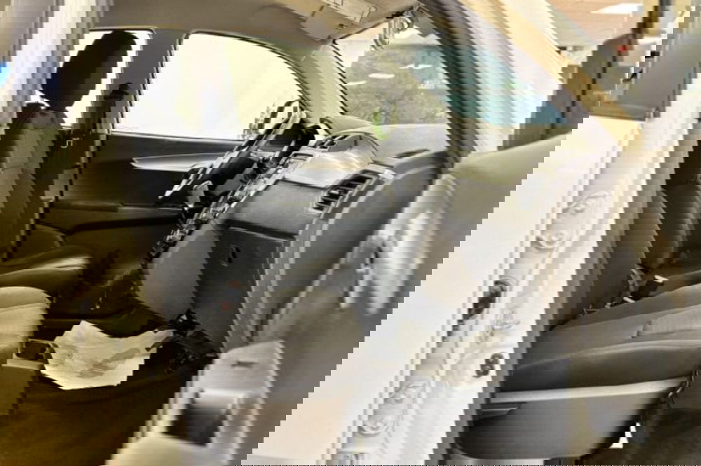 Mahindra KUV100 usata a Latina (8)