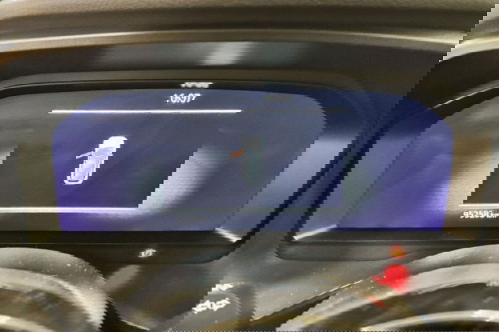 Nissan Qashqai usata a Latina (12)