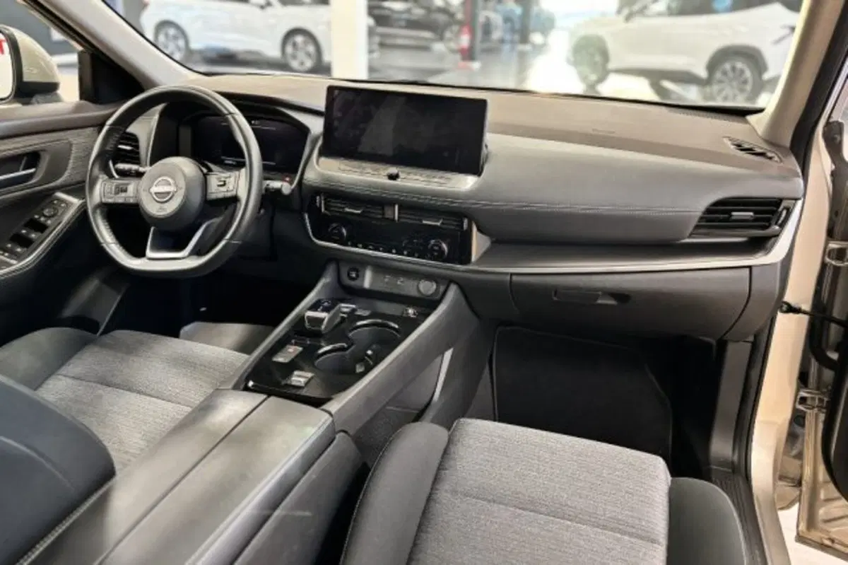 Nissan X-Trail usata a Latina (9)
