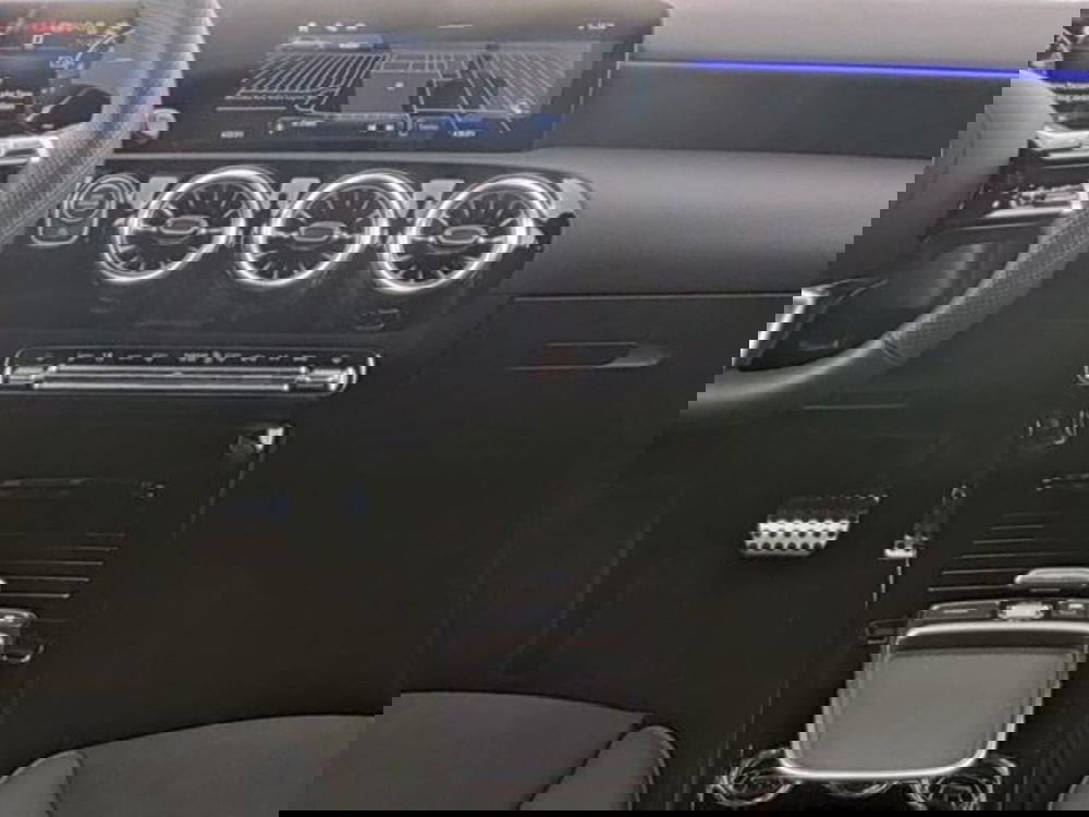 Mercedes-Benz Classe A Sedan usata a Milano (7)