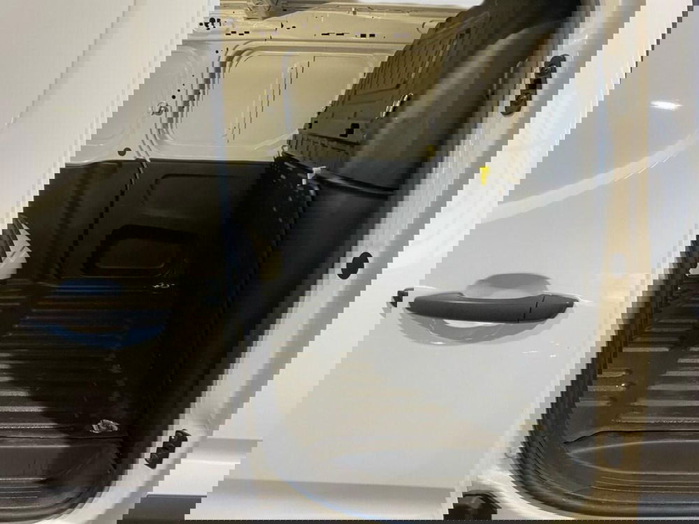 Peugeot Partner Furgone usata a Torino (8)