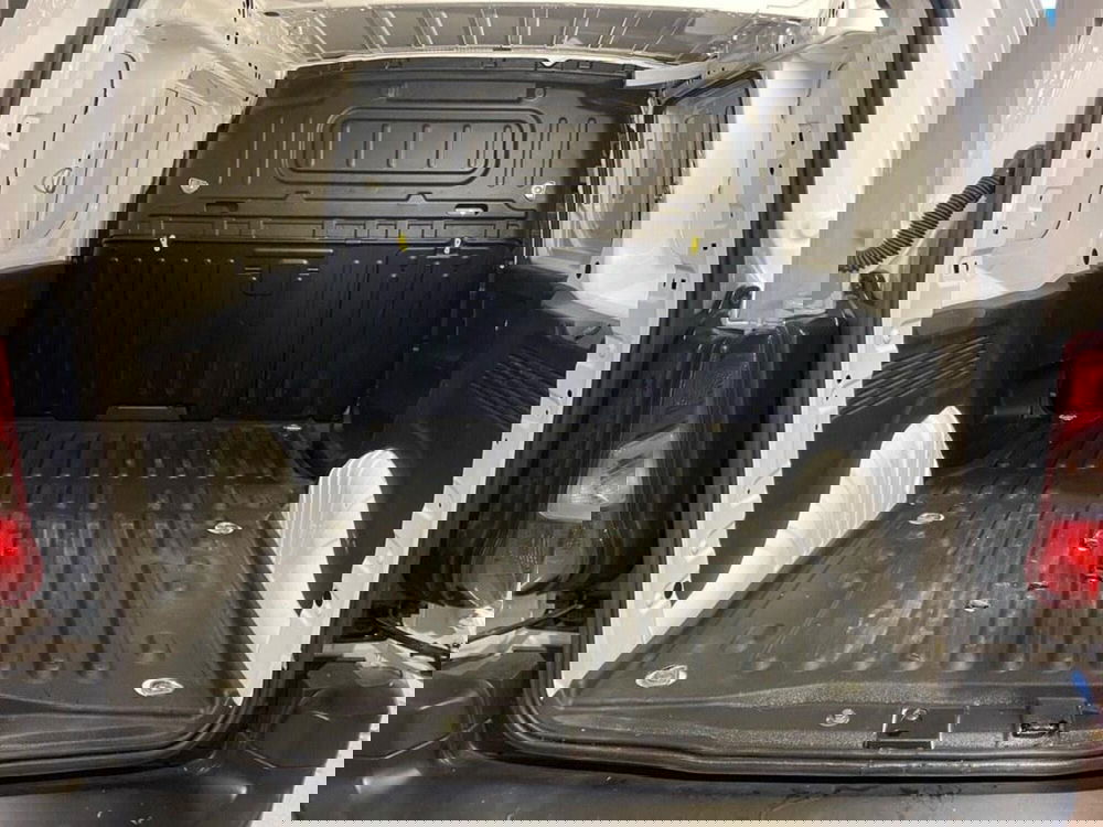 Peugeot Partner Furgone usata a Torino (9)