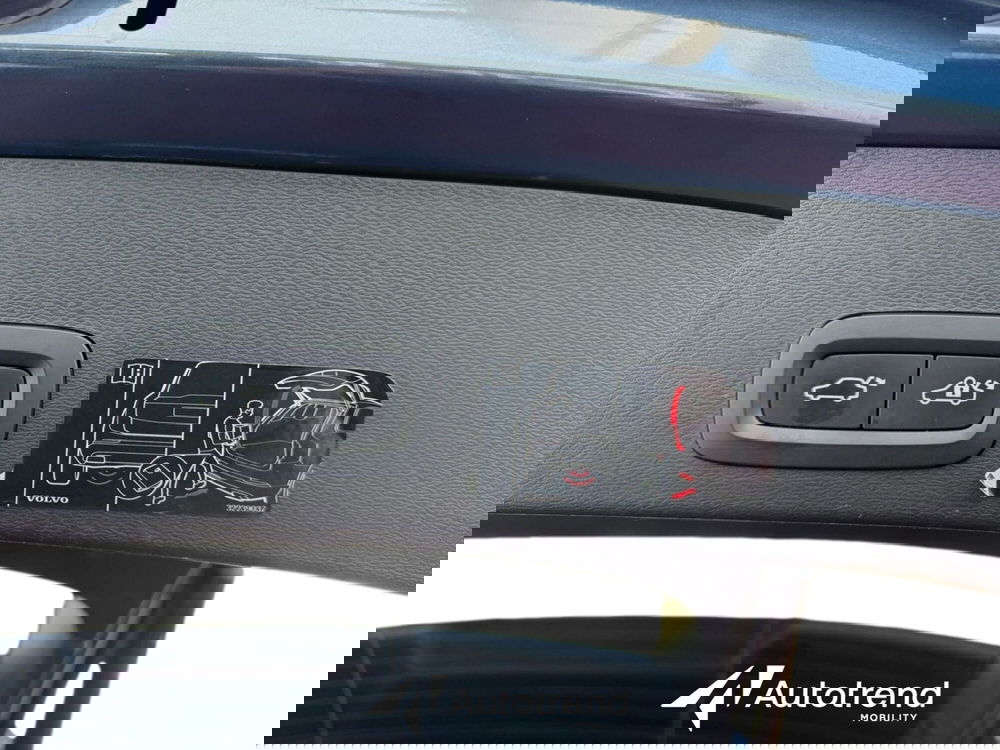 Volvo XC40 usata a Bari (15)