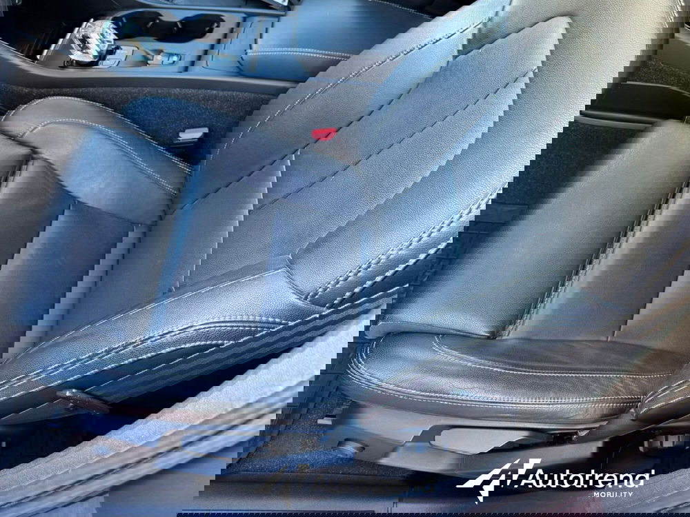 Volvo XC40 usata a Bari (8)