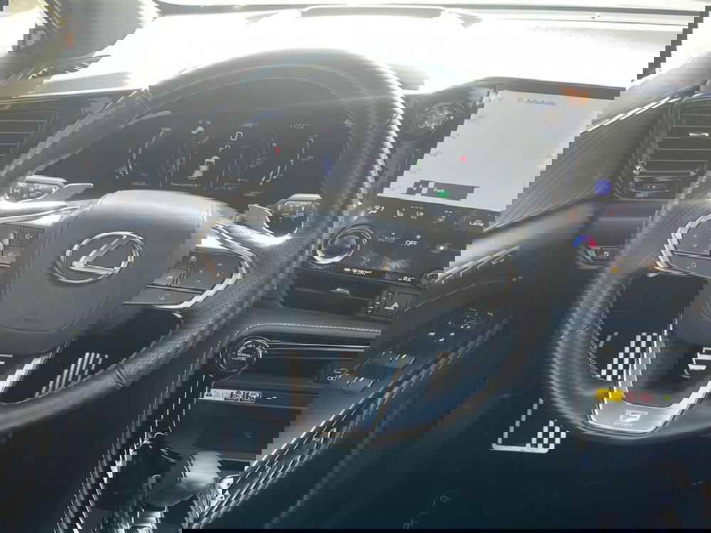 Lexus NX usata a Piacenza (12)