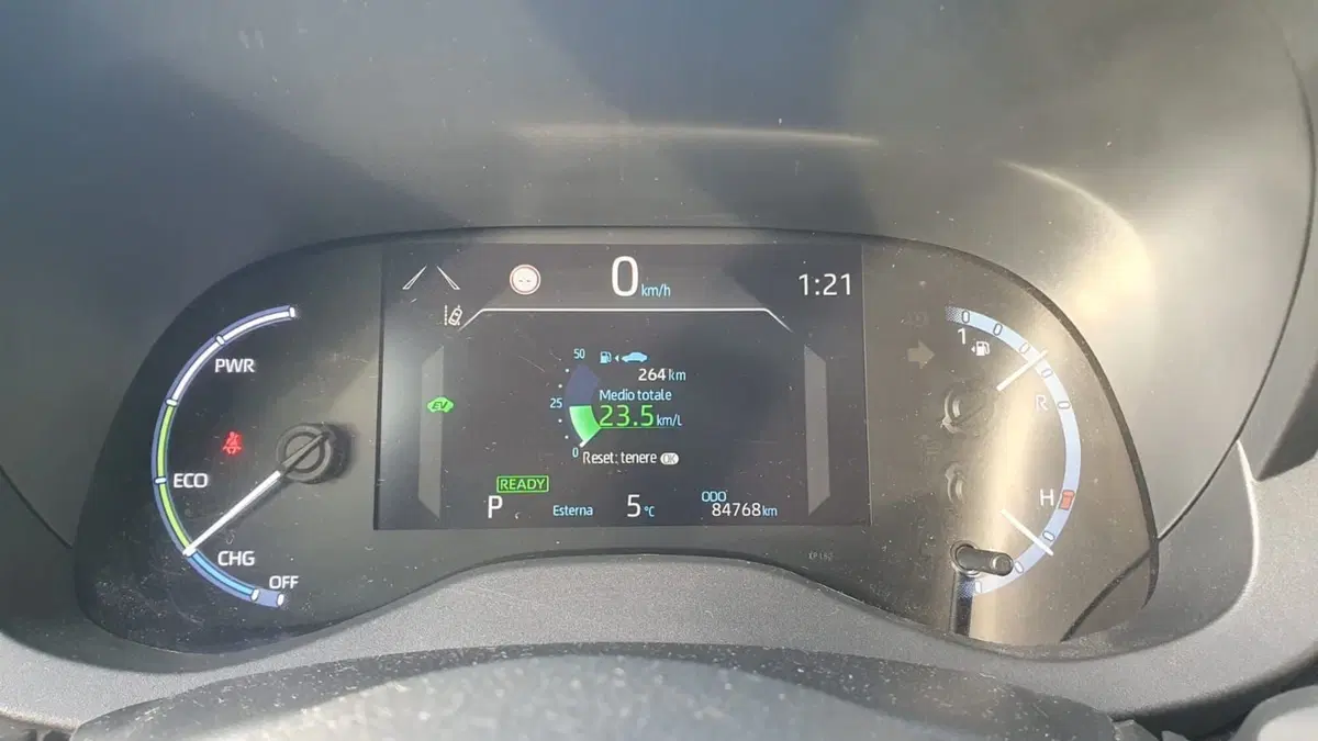 Toyota Yaris Cross usata a Como (8)