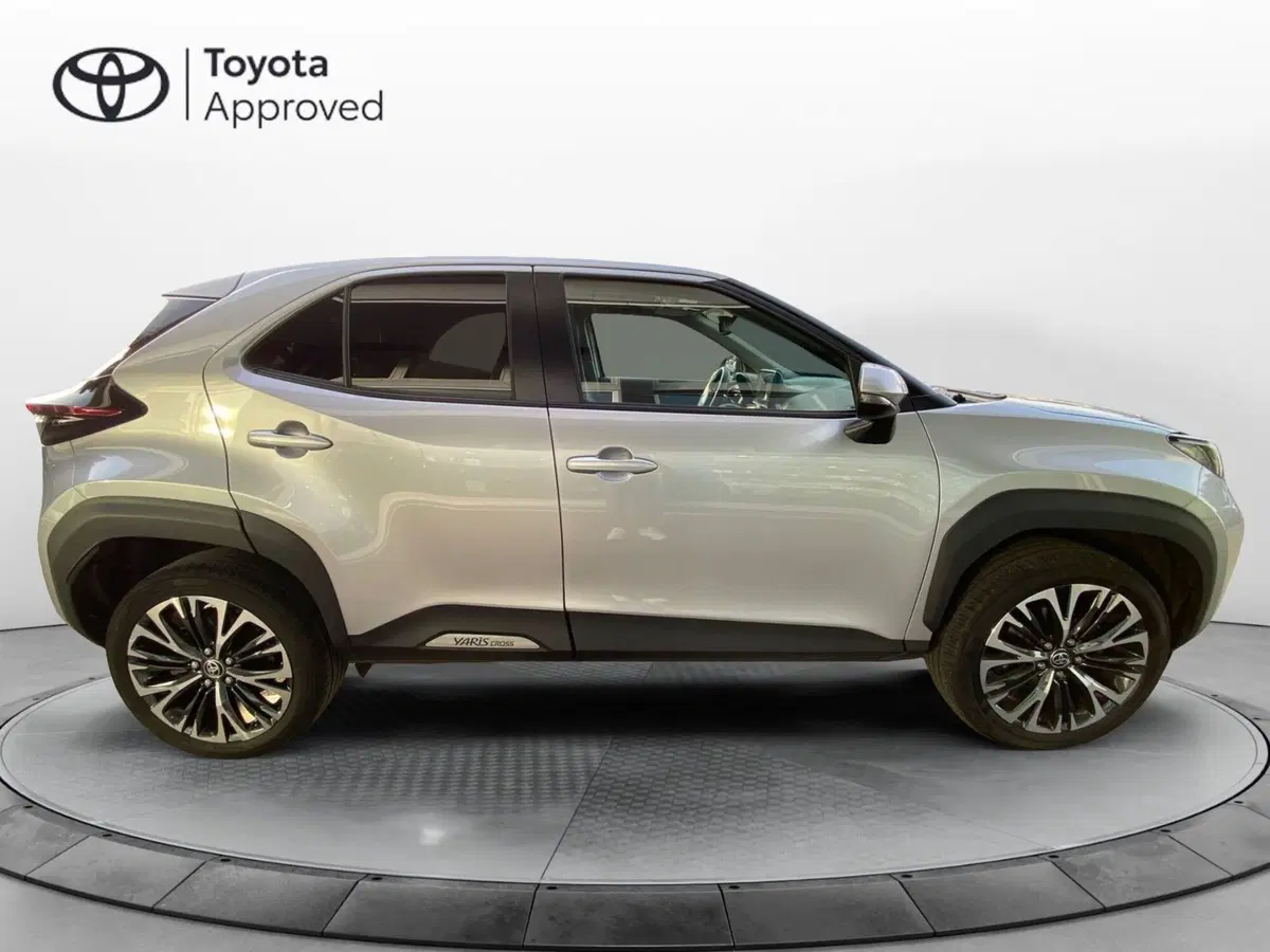 Toyota Yaris Cross usata a Como (9)