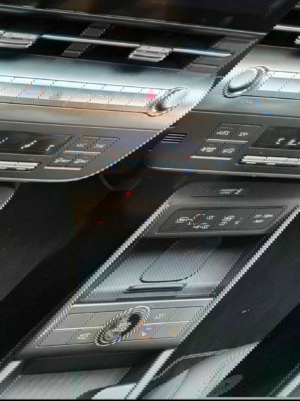 Hyundai Kona usata a Torino (8)