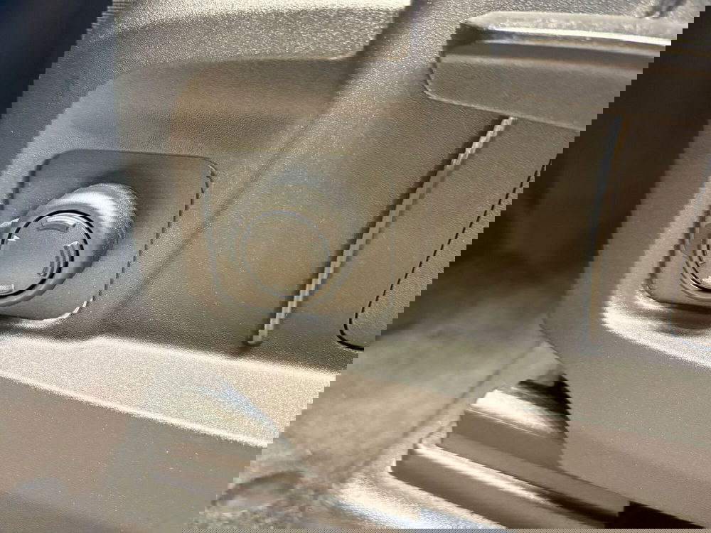 Land Rover Defender usata a Torino (14)