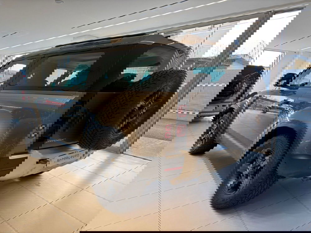 Land Rover Defender usata a Torino (2)