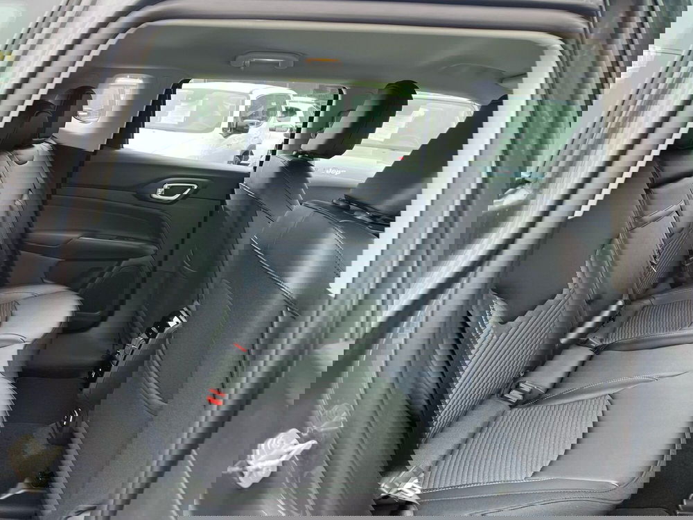 Jeep Compass nuova a Milano (13)