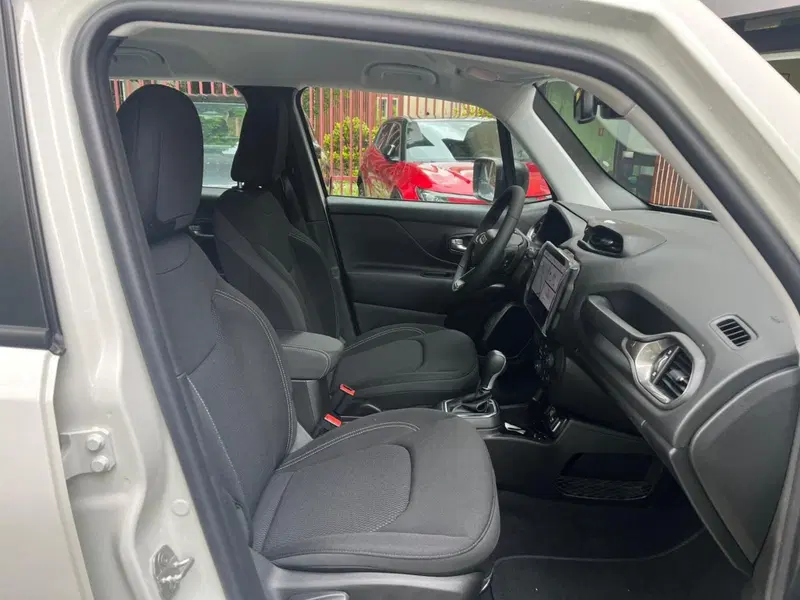 Jeep Renegade nuova a Milano (11)